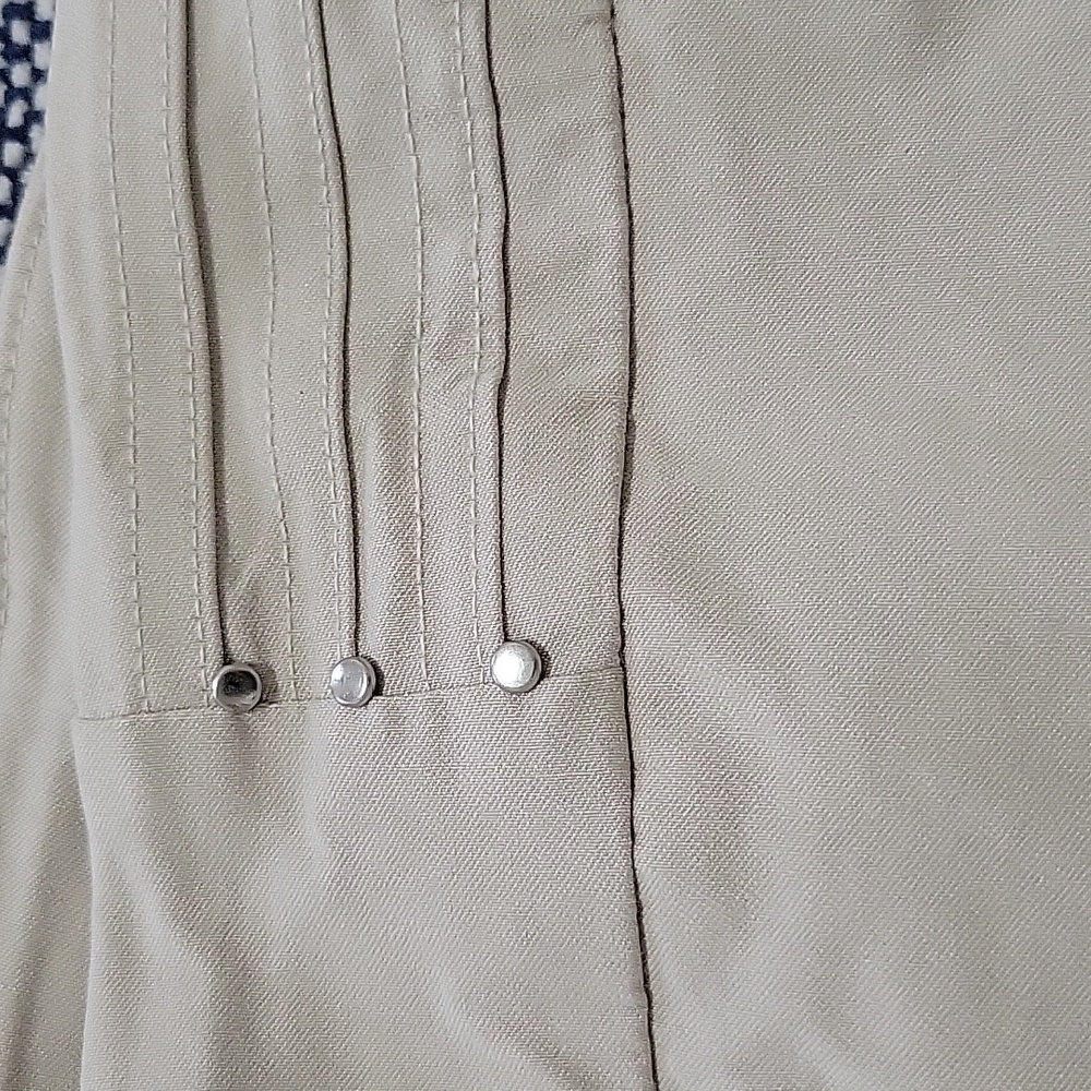 JM Collection Khaki Capris - Picture 3 of 5